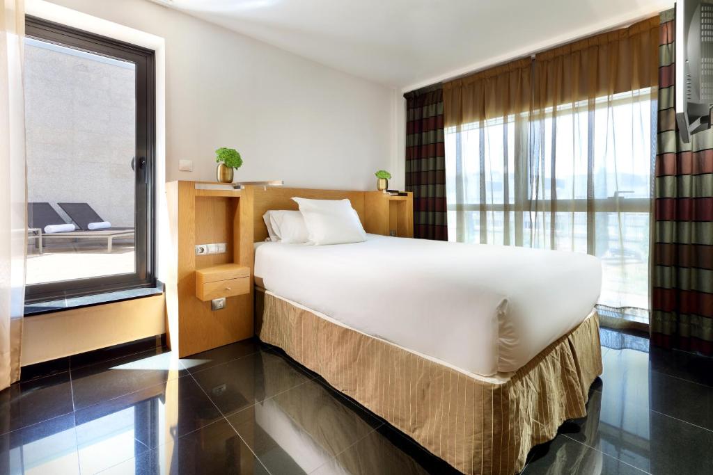 Hesperia Fira Apartments