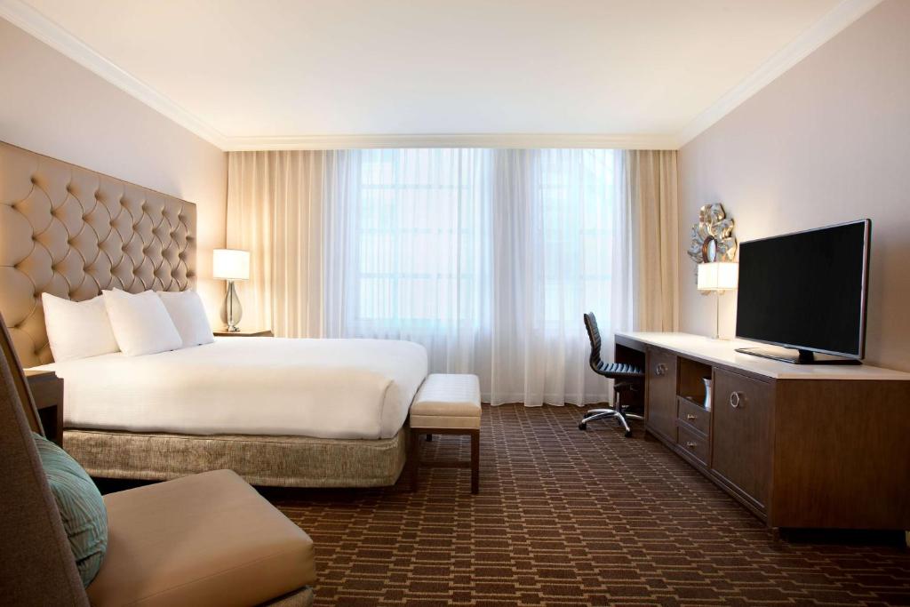 Hilton New Orleans St. Charles Avenue