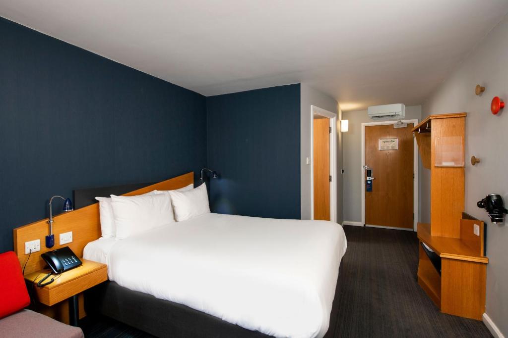 Holiday Inn Express Warwick - Stratford-upon-Avon by IHG