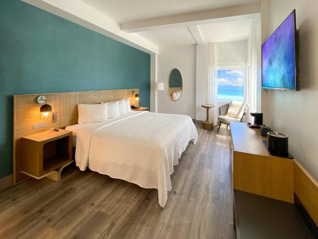 Marseilles Beachfront Hotel