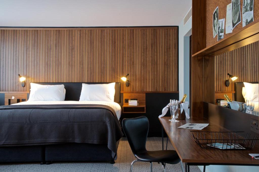 Telegraph Hotel