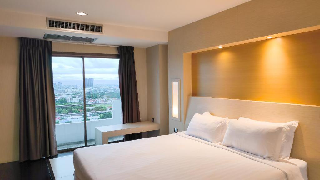 Avana Hotel and Convention Centre