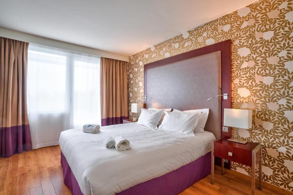 Clarion Paris CDG Airport