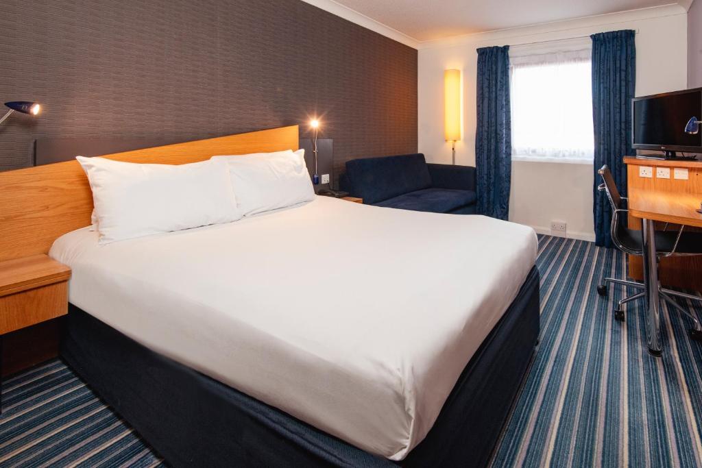 Holiday Inn Express Southampton - West