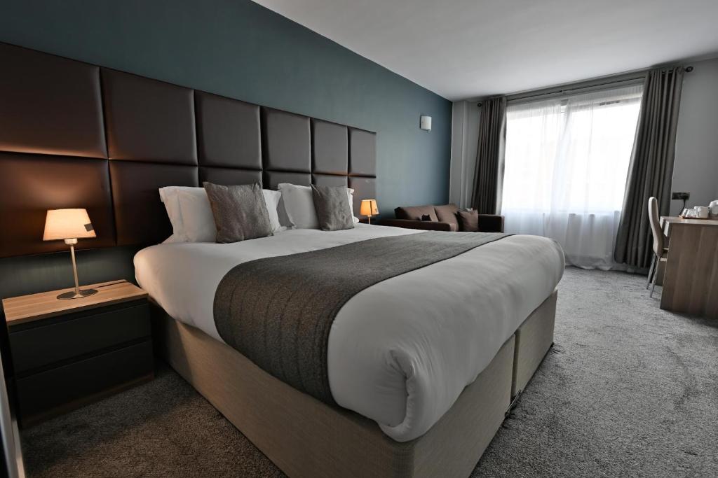 Kensington Court Hotel