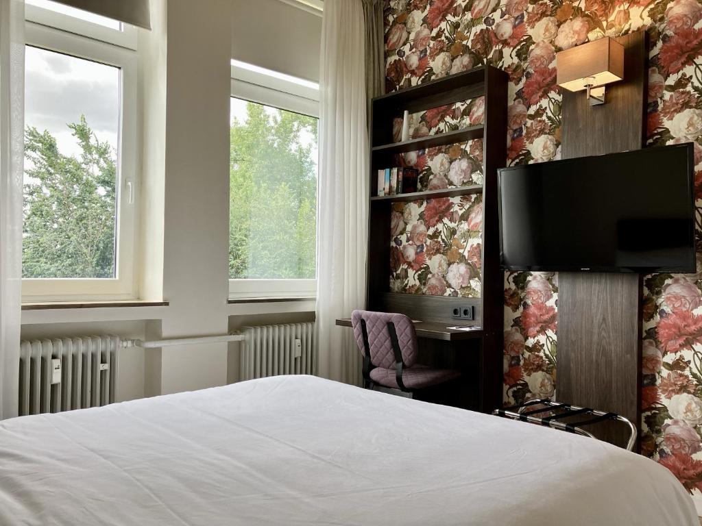 FÃ¤hrhaus am Rhein Hotel DÃ¼sseldorf