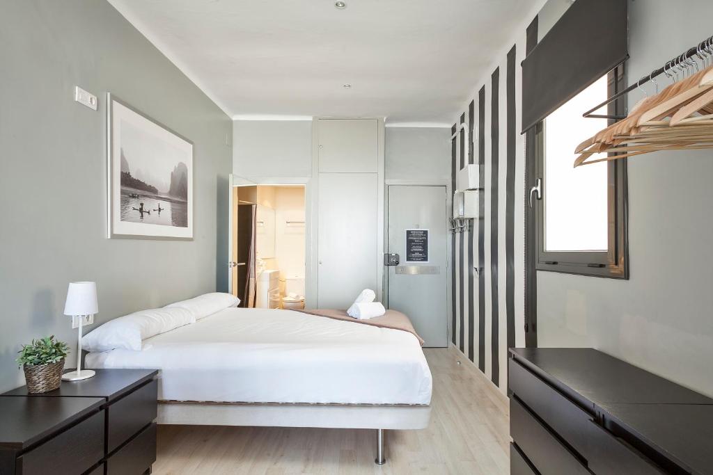 Gaia Fira rooms
