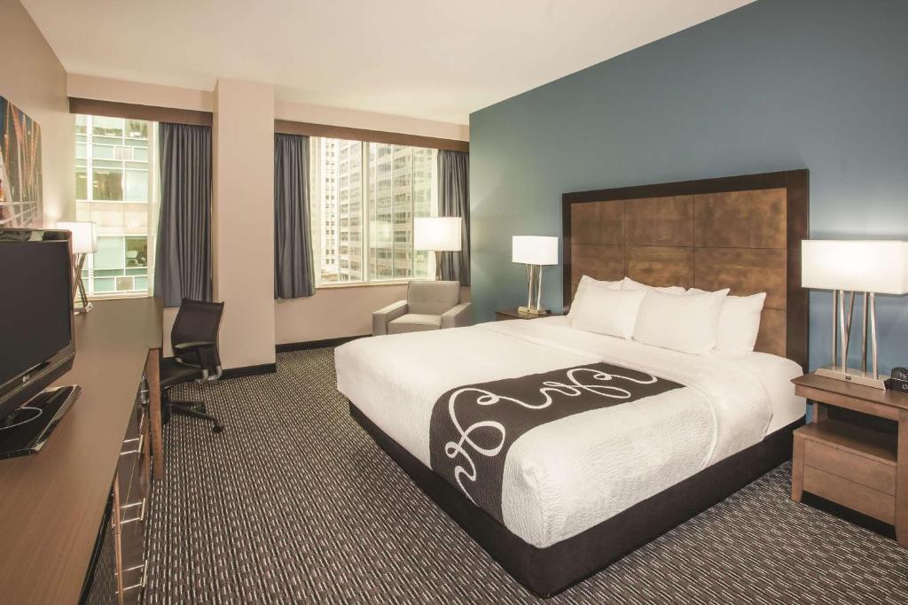 La Quinta Inn & Suites by Wyndham Chicago Downtown