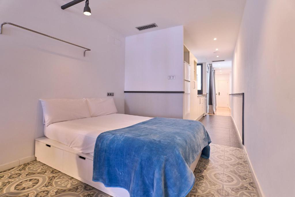 Liceu Apartments by gaiarooms