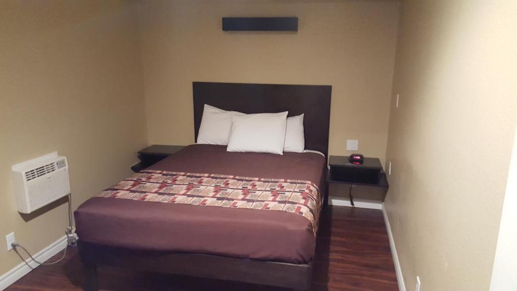 Anaheim Astoria Inn and Suites