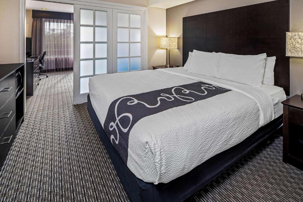 La Quinta Inn & Suites by Wyndham Anaheim