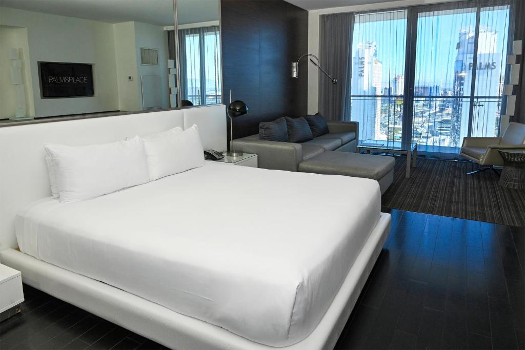 Palms Place Hotel and Spa
