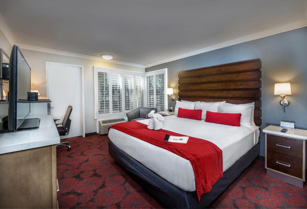 Desert Palms Hotel and Suites