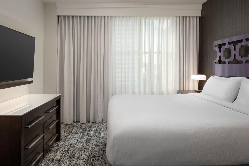 Courtyard by Marriott San Diego Downtown