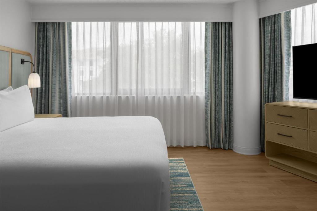 Embassy Suites by Hilton Orlando International Dr ICON Park