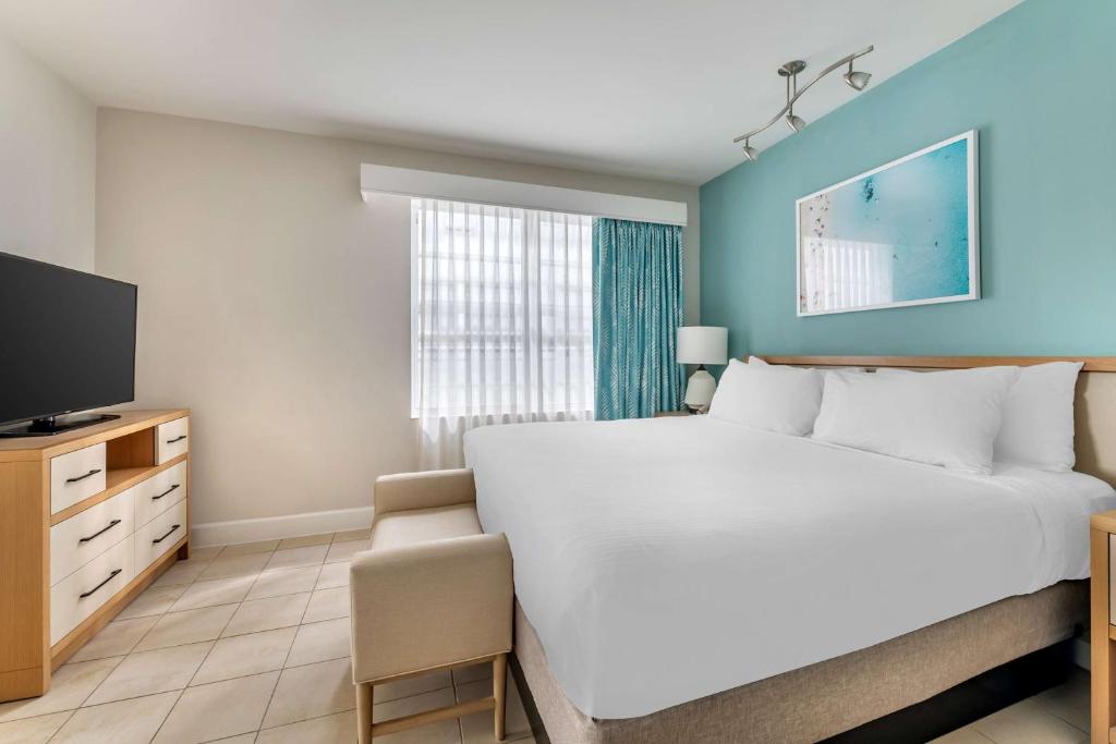 Hilton Vacation Club Crescent on South Beach Miami